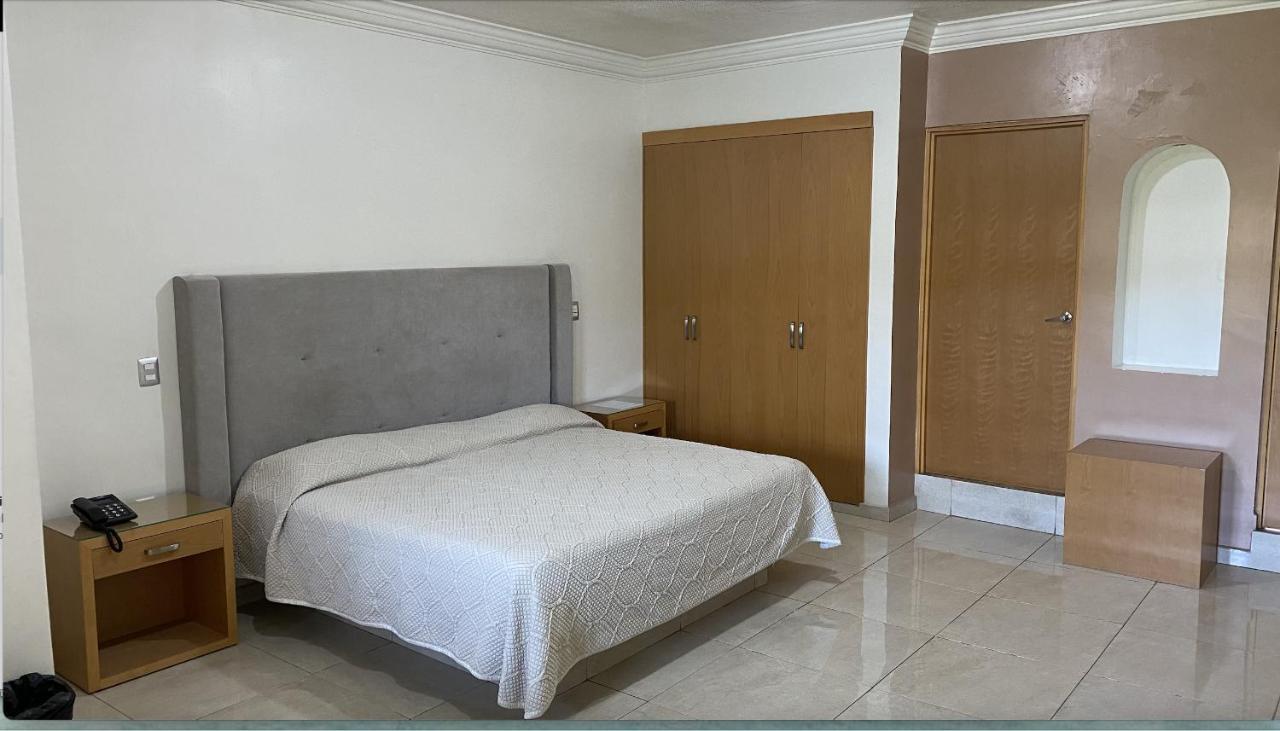 Hotel Camelinas Apatzingán de la Constitución المظهر الخارجي الصورة